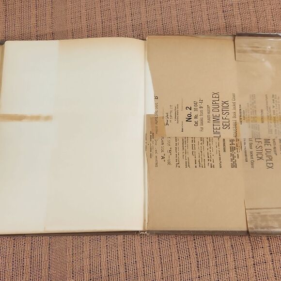 Vintage Peanuts Treasury Comic Book By Charles M. Schulz 1969 - Picture 6 of 7